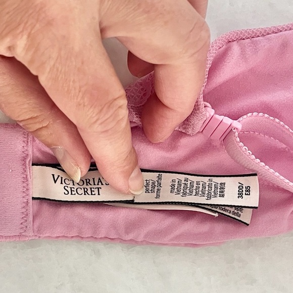 38DD Pink Lace Victoria’s Secret Push-up Bra - Picture 5 of 7